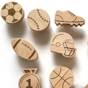 Sportladeknoppen voor jongenskamer, voetbal basketbal honkbal hockey decor, houten kinderkamer dressoir trekt, kinderkast handgrepen
