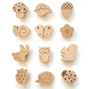 Woodland Kinderzimmer Knäufe, Holzknäufe für Kinder, Möbelgriffe für Kommode und Schrank, Tiere, Pilz, Blume