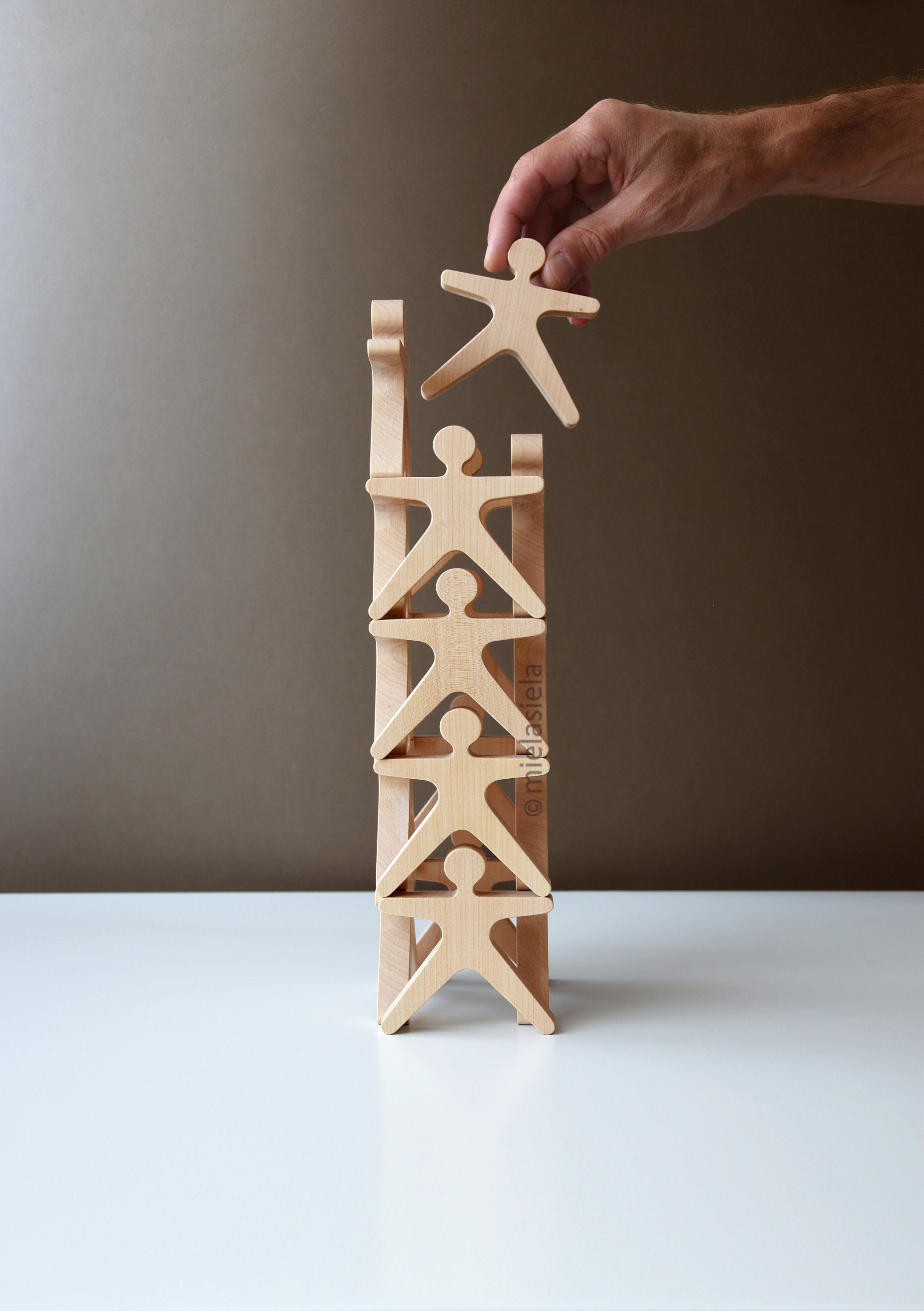 Balance board game