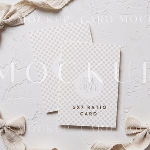 Kokette Karte Mockup, Vertikales Kartenmodell, Hochzeit stationär Mockup, Grandmillennial zweiseitiges Kartenmodell, Boho 5x7 Kartenmodell BCVEN01