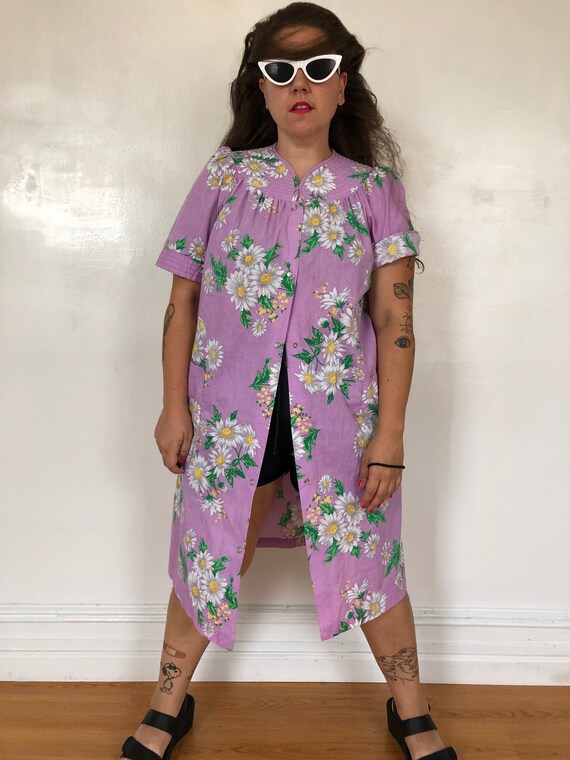 vintage lavender daisy floral housecoat medium lar