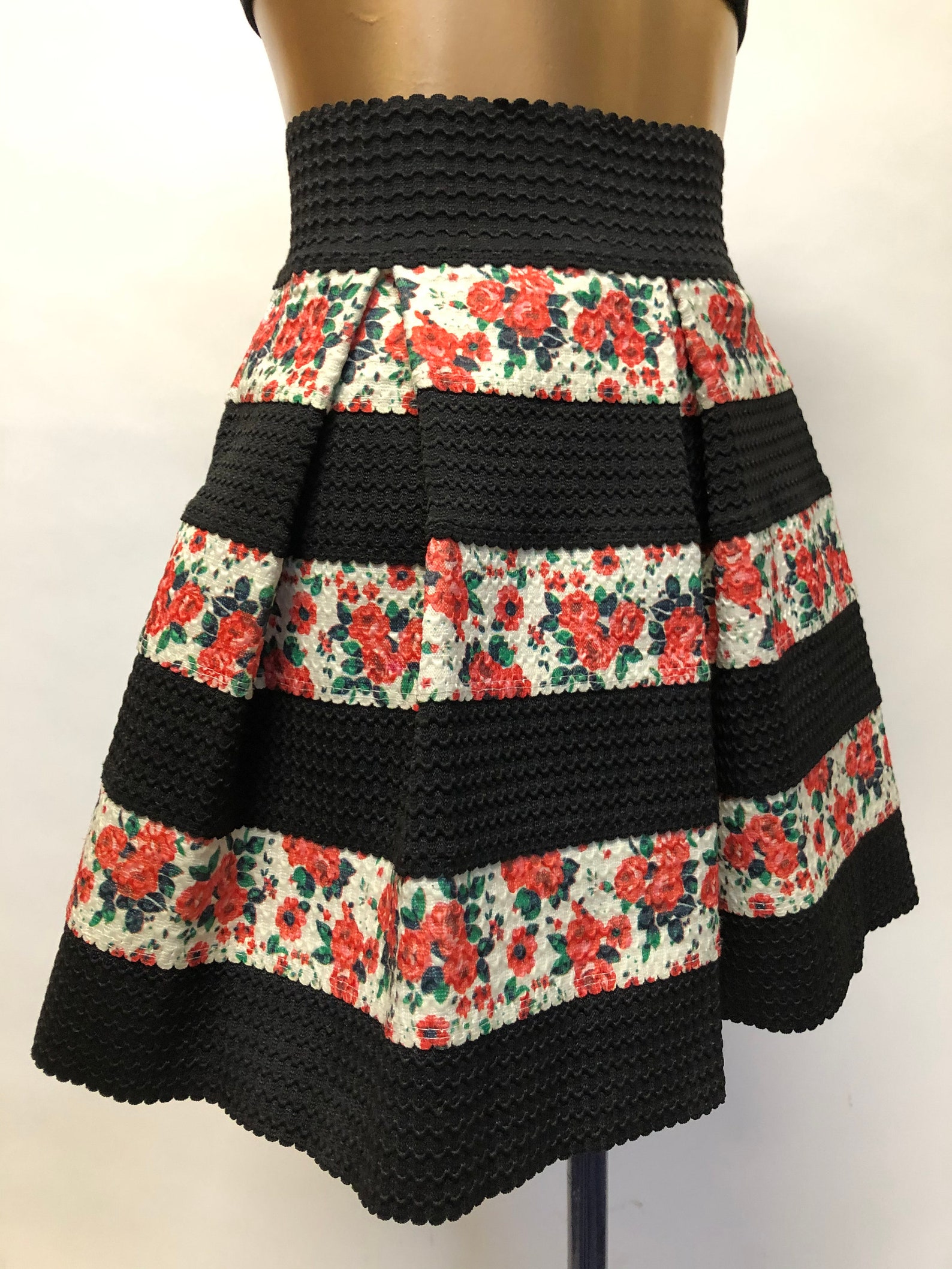 horizontal line skirt