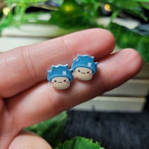 Horney mushroom stud earrings// Stainless steel, resin, plastic.