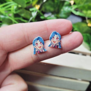 Jinx stud earrings league of legends// Stainless steel, resin, plastic.