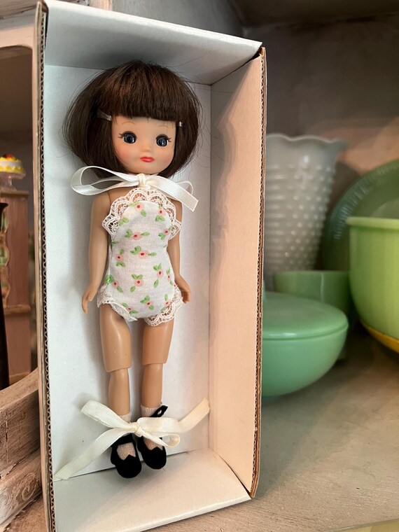 BETSY MCCALL Introducing Tosca Collector Doll NIB Brown Hair 