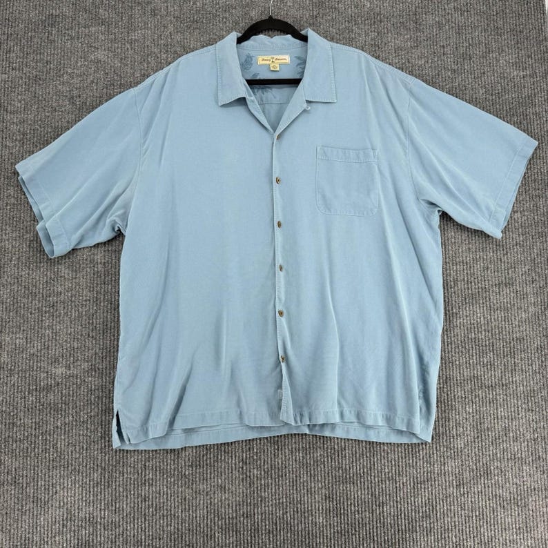 Vintage Tommy Bahama men's silk camp shirt loop collar blue XXL coconut buttons image 2