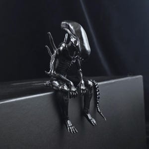 Xenomorph hyllställ | Alien figur | 3D-utskriven och handmålad | Alien hylldekor
