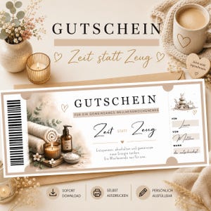 Könnte beinhalten: Ein rechteckiger Gutschein mit dem Text GUTSCHEIN, Zeit statt Zeug und Für ein gemeinsames Wellnesswochenende. Das Design enthält Illustrationen von gerollten Handtüchern, einer Kerze und einem Seifenspender sowie Felder zum Ausfüllen von Namen und Datum.