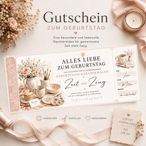 Könnte beinhalten: Ein rechteckiger Geburtstagsgutschein mit Blumenillustrationen, einem Cupcake und Keramikmalutensilien. Der Text lautet Gutschein zum Geburtstag, Alles Liebe zum Geburtstag, Zeit statt Zeug, inklusive Namensfeldern. Es ist ein druckbares PDF-Design.