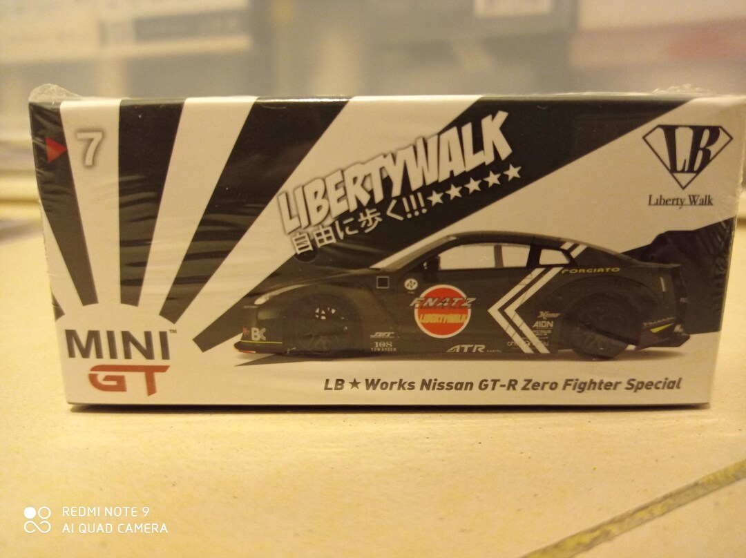 Mini GT #7 (box Version) LBWK Nissan GT-R (R35) Zero Fighter