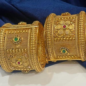 Heavy 18K Solid Yellow Gold 2 Bangle set Women Emerald and ruby bracelet
