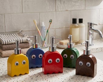 Dispenser di sapone a forma di fantasma arcade, dispenser di sapone liquido in ceramica stile kawaii, decorazione retrò per il bagno a tema videogiochi, regalo unico per la cucina.