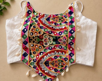 Top colorido con bordado Kutchi, camisola con bordado de espejos, ropa étnica bohemia para festivales, top indio hecho a mano.