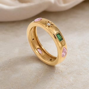 Bague CZ céleste • Acier inoxydable hypoallergénique • Bague en cristal multicolore • Bague étoile rose-verte • Jonc empilable délicat