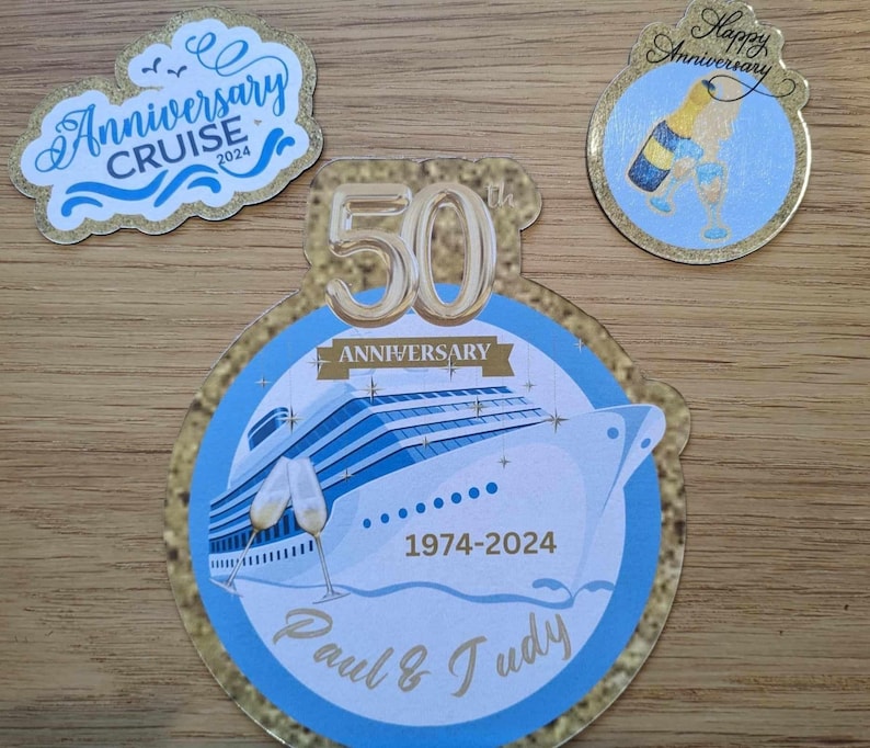 Imán personalizado para la puerta de tu crucero de aniversario: Decoración personalizada para tu camarote, cualquier año. Círculo de aproximadamente 20 cm (8 pulgadas). Incluye imanes a juego de regalo. imagen 3