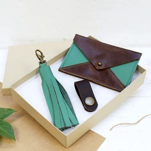 Cadeauset leren portemonnee: enveloptasje, sleutelhanger met kwastje en kabel netjes, perfect voor verjaardag, speciale gelegenheid, kousenvuller