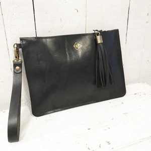 Cartera de mano de piel con detalle de borla de lujo y correa de muñeca extraíble, piel curtida vegetal, regalo para ella, cartera de noche, ocasión especial imagen 4