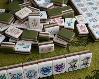 Luxe Amerikaanse mahjongset: 160 groene acryltegels met jokers, compleet spel