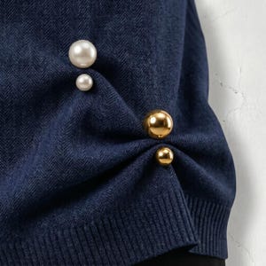 Pearl Sweater Clip Set, Gold Brooch No Sew Dress Tightener, Elegant Waist Cincher, Cardigan Clip, Outfit Shaper, Pearl Pin Accessory