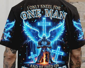 Solo me arrodillo ante un hombre. Camisa estampada para hombre.