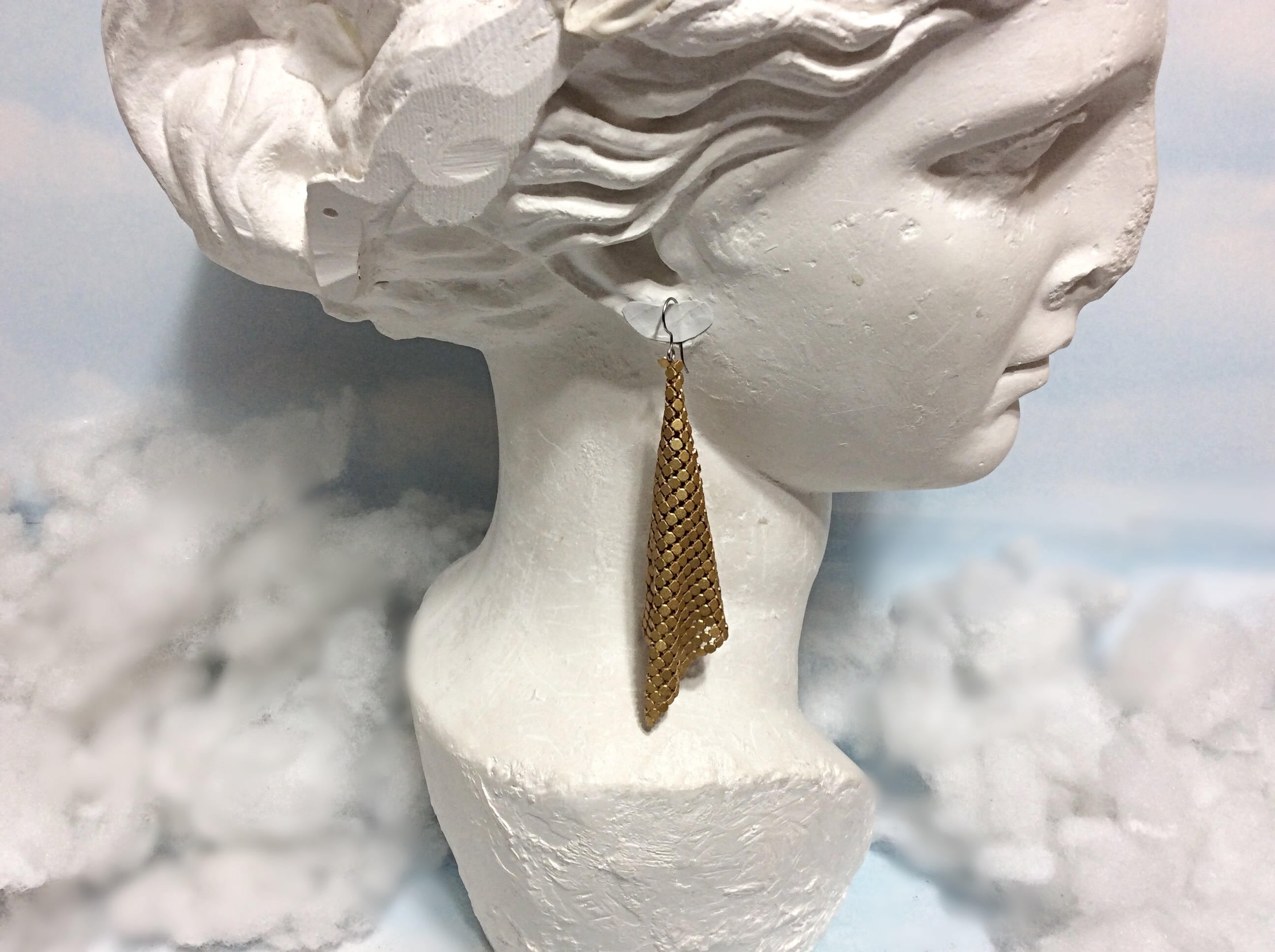 Boucles D'oreilles Longues Vintage Métal Doré Oxyde - Style Années 70, Occasion