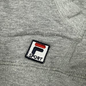 Sudadera Fila Sport gris de cuello redondo con bolsillo delantero, talla XL. imagen 3