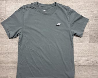 Nike The Nike Tee Small Grey T-Shirt Size S