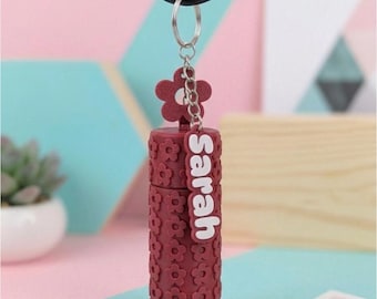 Portachiavi porta balsamo labbra personalizzato con nome / Portapillole con ciondolo a fiore personalizzato