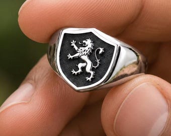 Sterlingzilveren zegelring met leeuwenwapen: gotische middeleeuwse band, vintage heraldische sieraden
