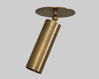 Foco de techo moderno de mediados de siglo, de latón, con forma de cilindro direccional, iluminación contemporánea para el hogar.