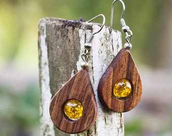 Valentine’s Day gift, Mother’s Day gift, valentine walnut earrings, teardrop earrings, yellow earrings, teardrop wood, walnut wooden earring