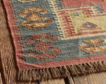 Indian Kilim Dhurrie Rug, Bohemian Flower Design in Wool and Jute