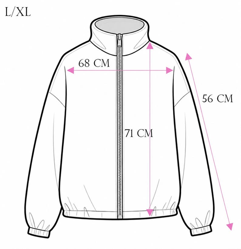 Puede incluir: Un dibujo lineal en blanco y negro de una chaqueta con cremallera, cuello alto y pu&ntilde;os el&aacute;sticos. El texto L/XL es visible. Las flechas de medici&oacute;n indican un ancho de 68 cm, un largo total de 71 cm y una manga de 56 cm para esta prenda.