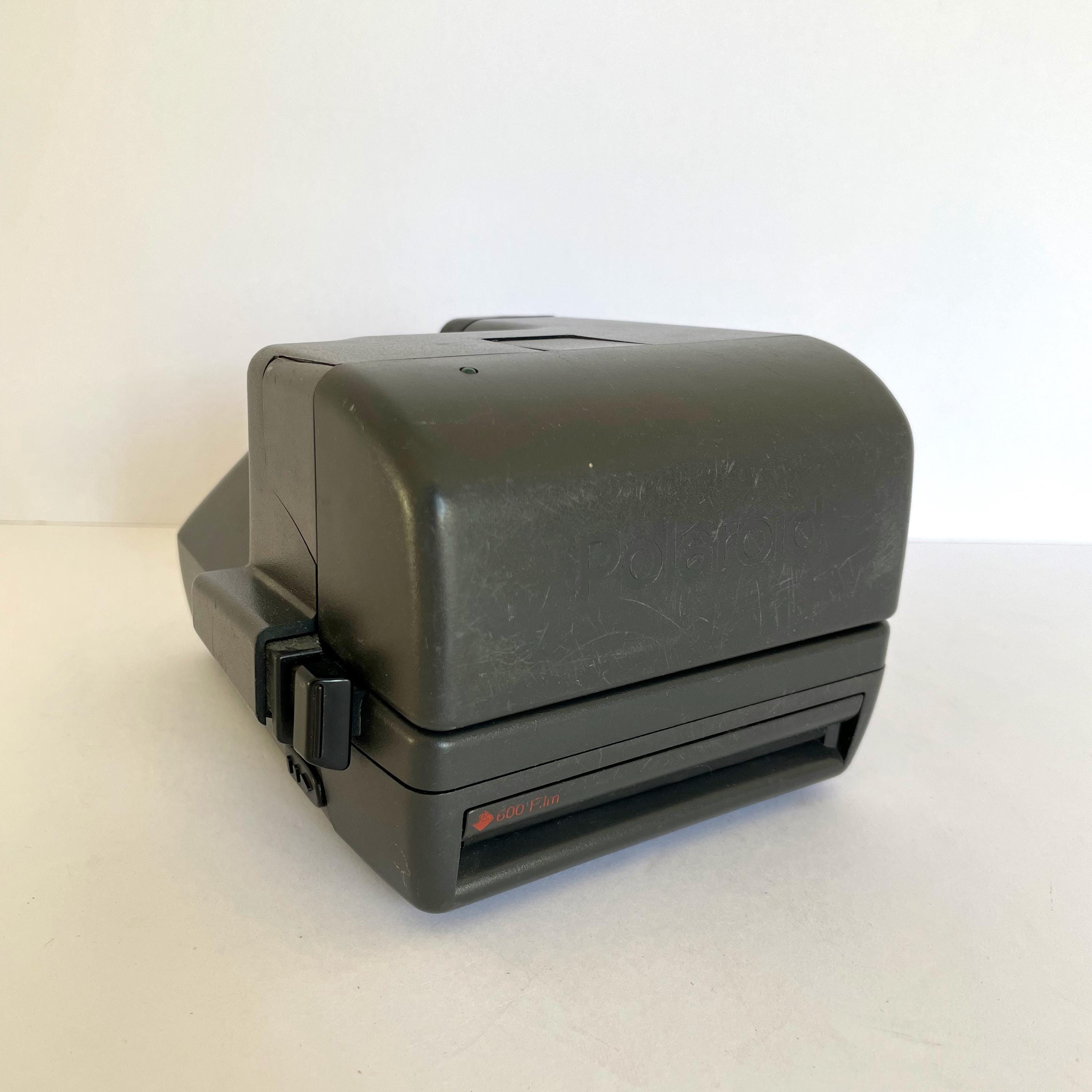 A Polaroid One Step Close up 600 instant film camera Stock Photo - Alamy