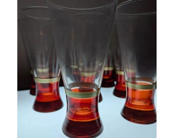 Set di 8 bicchieri da pilsner MCM con fascia dorata e base rossa • Birra • Accessori da bar • Festività