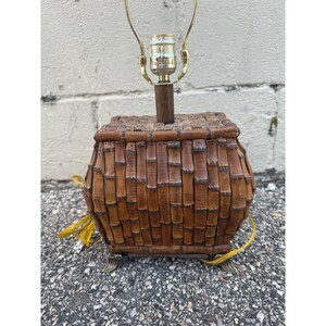 Lampa stołowa z bambusa w stylu safari, prostokątna, w stylu chinoiserie, z mosiężnymi nóżkami, lata 80. XX wieku