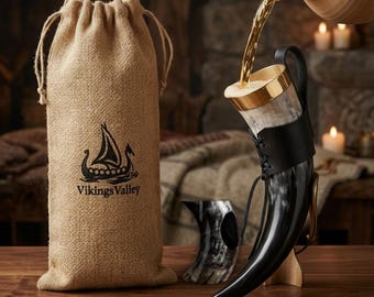 Handgemaakte Viking-drinkhoorn met messing rand | Natuurlijke ossenhoorn mede-mokset met standaard, leren houder en jutetas | 350 ml (12 oz)