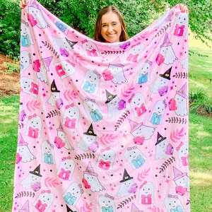 Reading Ghosts Halloween Minky Blanket 50x60&quot; - Halloween Blanket - Fluffy Blanket - Bookish Blanket