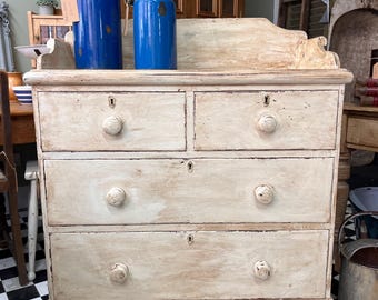 Shabby chic chest of drawers