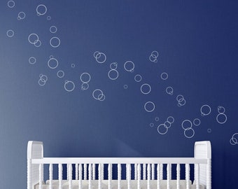Point de vinyle Décalcomanies murales circulaires - décalcomanies à bulles de poisson salle de bain décalcomanie de la chambre à bébé murale décalcomanie thème sous-marin