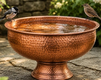 Koperen vogelbadkom, waterornament voor in de tuin, rustieke decoratie voor vogelvoederhuisjes buiten, gehamerd oppervlak