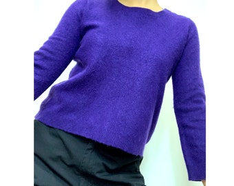 Deep Purple Cashmere Sweater// Cozy // Long Sleeve // Soft // Cashmere // Fitted // Scoop Neck // Simple // Minimalist // Purple // Winter