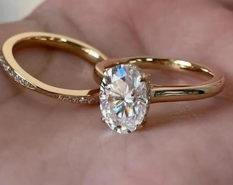 Set di anelli di fidanzamento con moissanite taglio ovale da 3 carati, set di anelli solitario in oro massiccio, set di fedi nuziali con alone nascosto, set di fedi abbinate in stile Art Déco per lei.