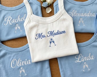 Canotta da sposa personalizzata con ricamo, canotta corta personalizzata con ricamo per damigella d'onore o testimone di nozze, regalo per la futura sposa o per l'addio al nubilato.