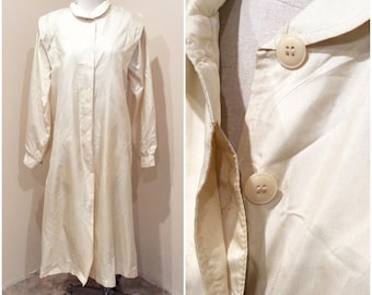 White Trench Coat | Vintage 80s Alorna Raincoat | Ivory Cream Pearl Lightweight Long Sleeve Jacket | Retro Outerwear Windbreaker Overcoat
