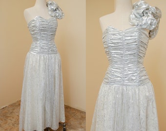 Silver Metallic Prom Dress | 1980s Candi Jones Lace Party Gown | Strapless / Glam Floral Holiday Cocktail Evening wear Formal | Size 3/4