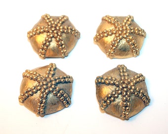 Naai-ideeën Knutselbenodigdheden | Goudkleurige Star Fish-knopen | Geometrisch nautisch oceaanthema | Koepelvormige schacht zeshoekige vorm | Vintage
