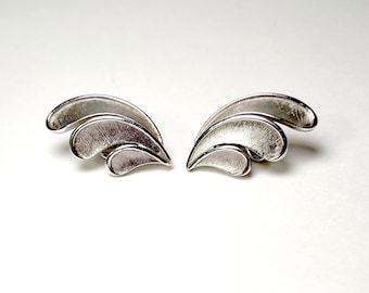 Trifari Clip On Earrings | Vintage Signed Crown Brushed Silver Tone Fan | 1970's Retro Classy Non-Pierced Jewelry | Gatsby Regency