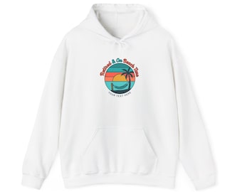 Bluza z kapturem „Retired & On Beach Time” | Emerytura, Podróże, Spersonalizowany Rok