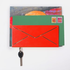 Modern magnetic mail and key organizer for wall